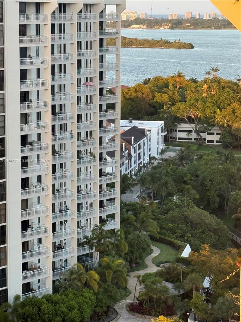 2000 Towerside Ter, Unit 1005, Miami, FL 33138 Photo