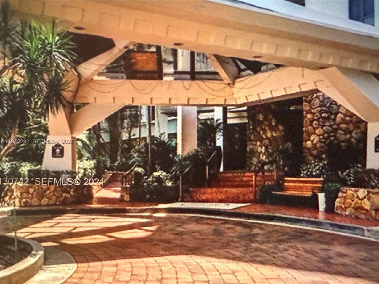 2000 Towerside Ter, Unit 1005, Miami, FL 33138 Photo