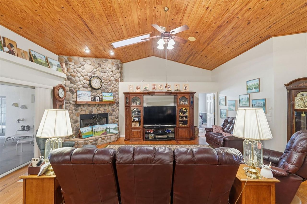 340 N Hedrick Avenue, Lecanto, FL 34461 Photo