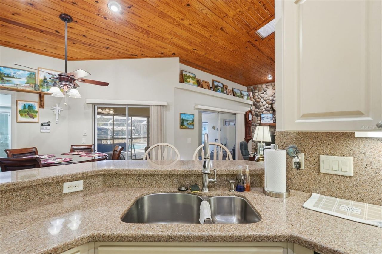 340 N Hedrick Avenue, Lecanto, FL 34461 Photo