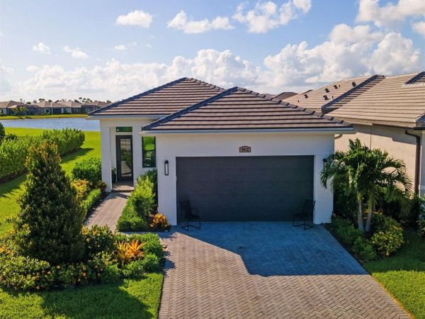 9012 SW Vetta Way, Port St Lucie, FL 34987