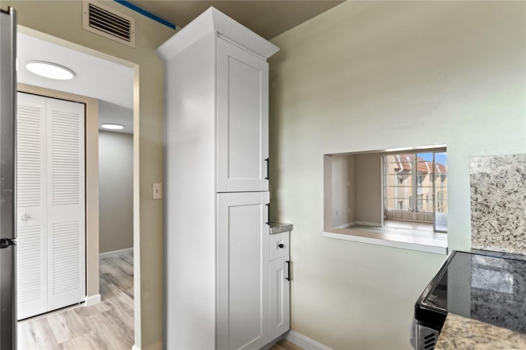 2720 N Pine Island Road, Unit 307, Sunrise, FL 33322 Photo