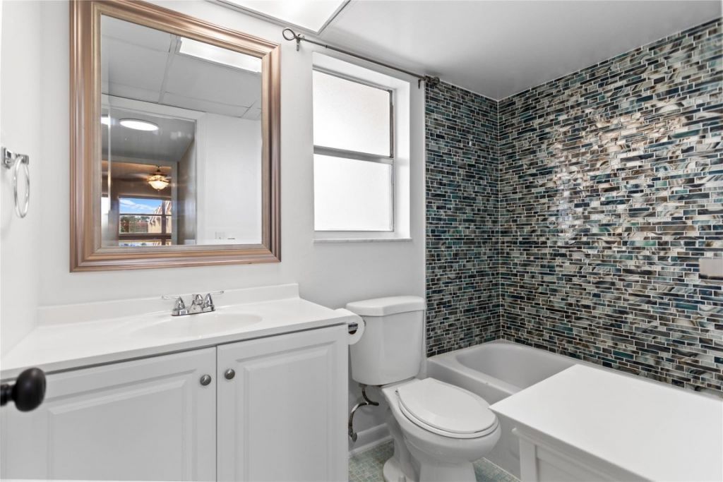 2720 N Pine Island Road, Unit 307, Sunrise, FL 33322 Photo