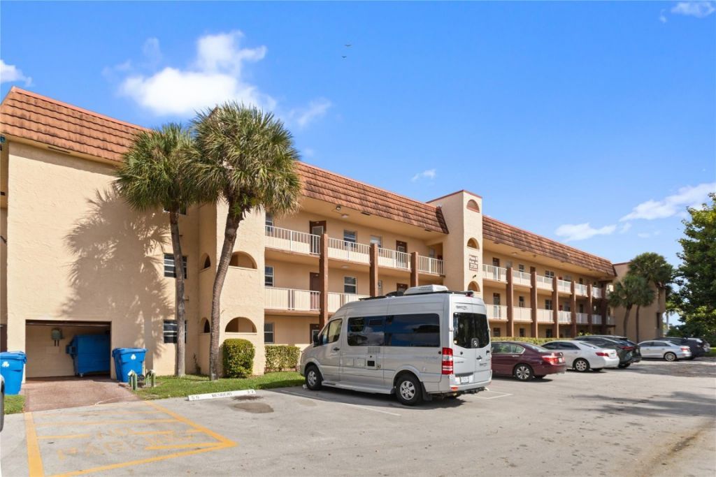 2720 N Pine Island Road, Unit 307, Sunrise, FL 33322 Photo