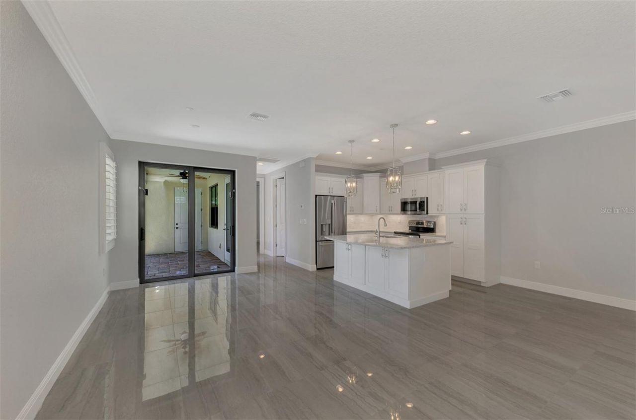 906 E Venice Avenue, Venice, FL 34285 Photo