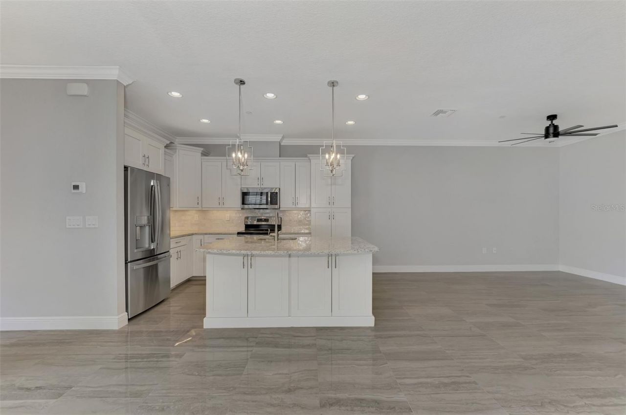 906 E Venice Avenue, Venice, FL 34285 Photo