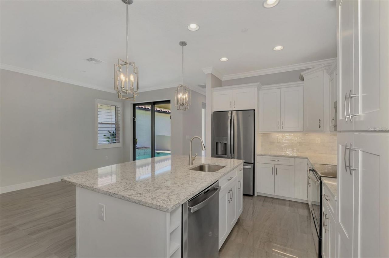 906 E Venice Avenue, Venice, FL 34285 Photo