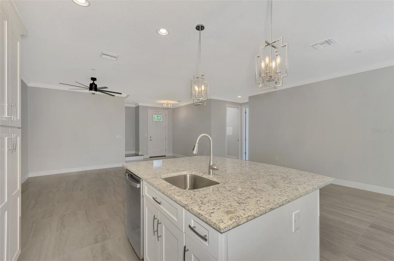 906 E Venice Avenue, Venice, FL 34285 Photo