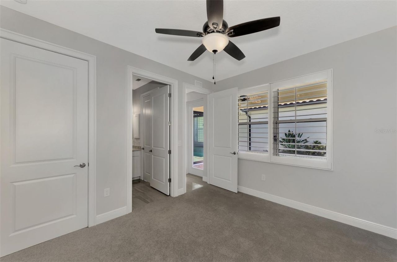 906 E Venice Avenue, Venice, FL 34285 Photo