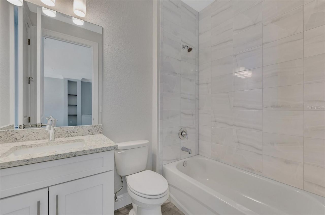 906 E Venice Avenue, Venice, FL 34285 Photo