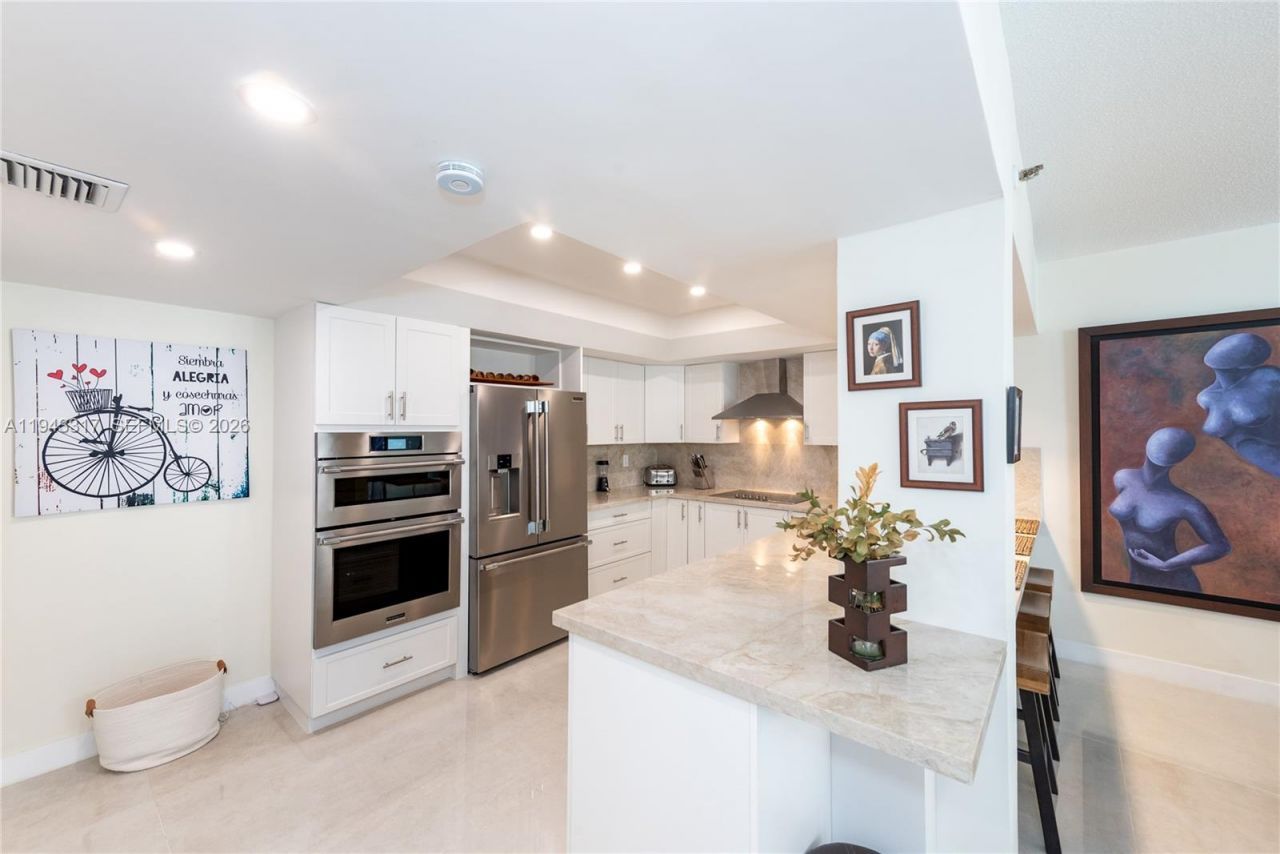 520 Brickell Key Dr, Unit A1102, Miami, FL 33131 Photo