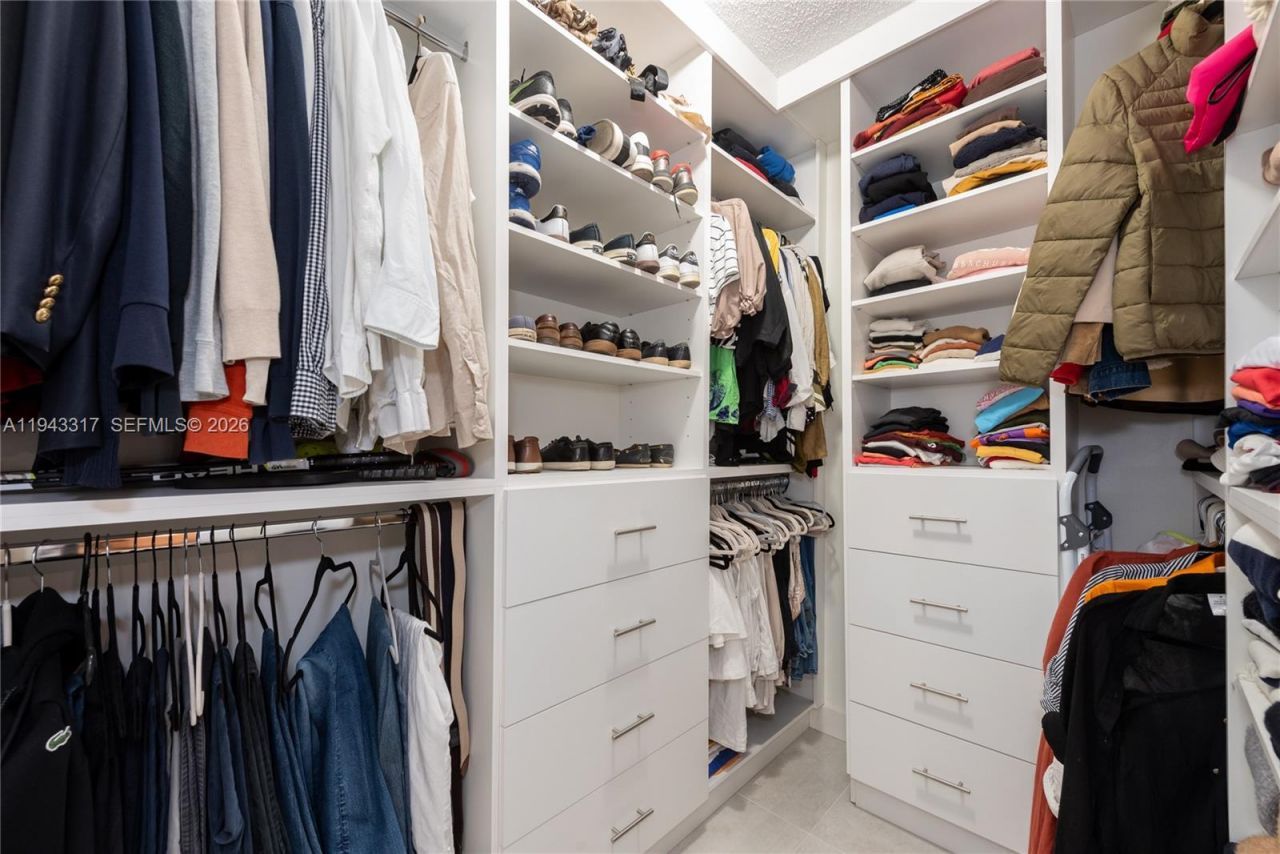 520 Brickell Key Dr, Unit A1102, Miami, FL 33131 Photo