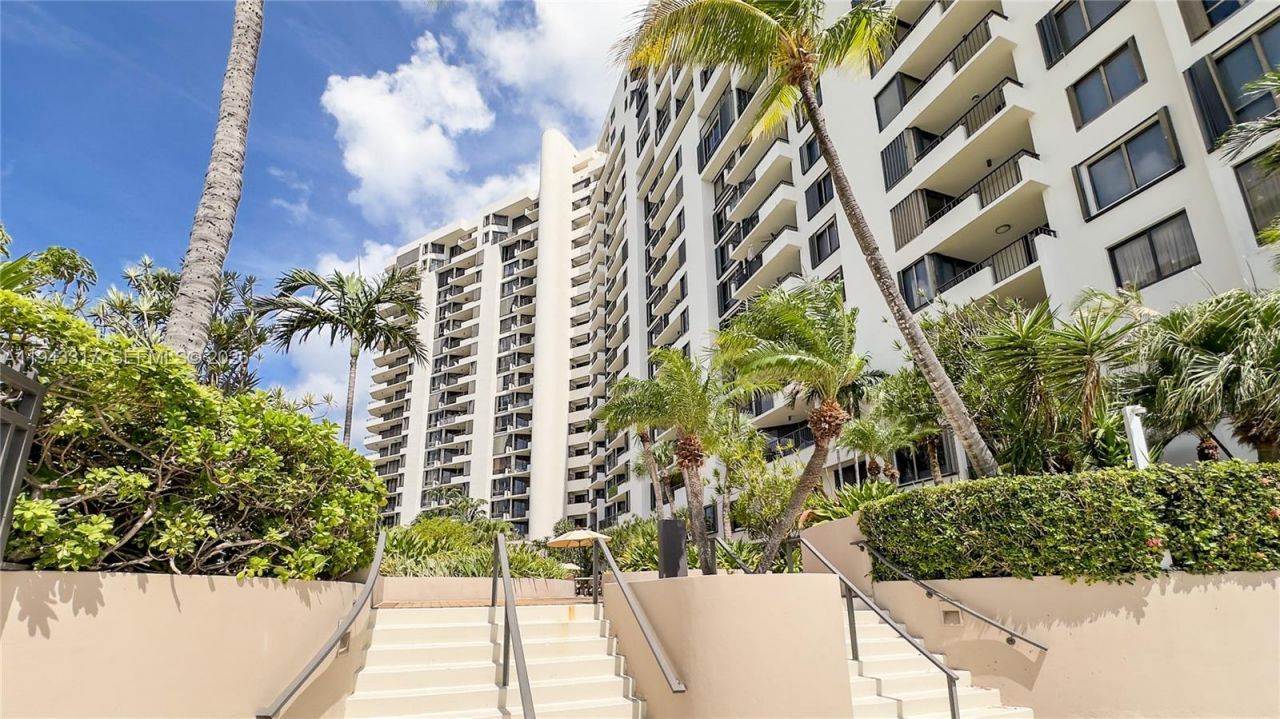 520 Brickell Key Dr, Unit A1102, Miami, FL 33131 Photo