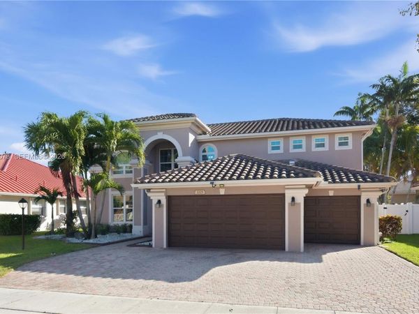 2225 NW 128th Ave, Pembroke Pines, FL 33028