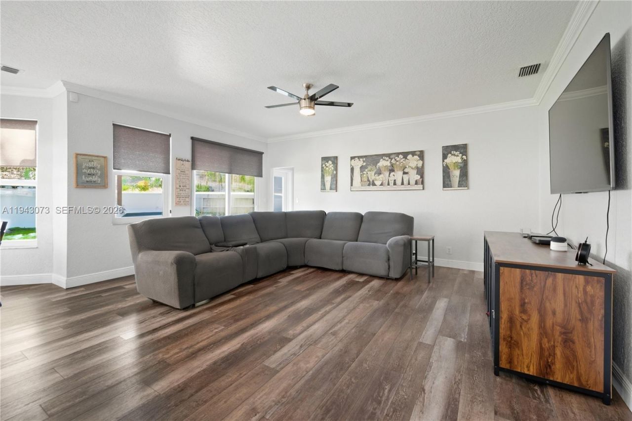 2225 NW 128th Ave, Pembroke Pines, FL 33028 Photo