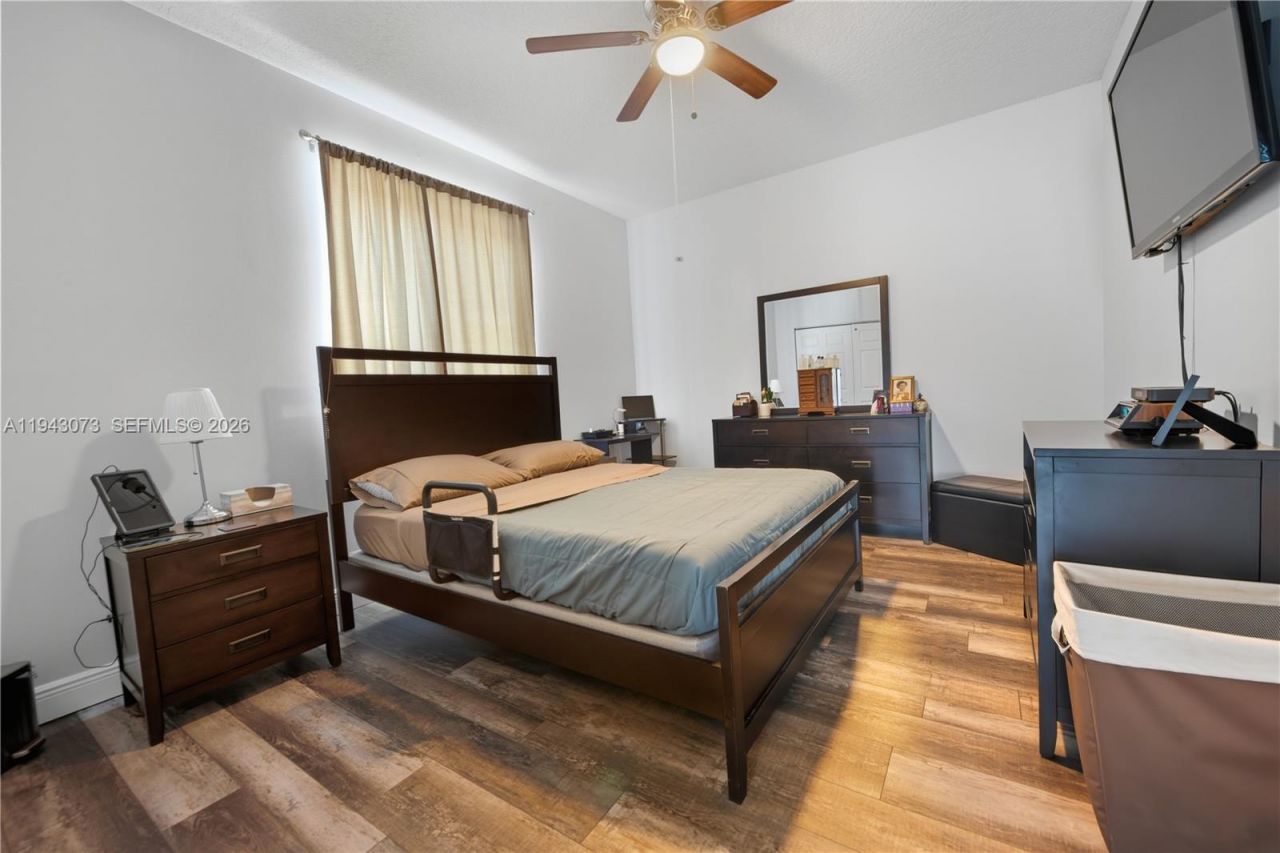 2225 NW 128th Ave, Pembroke Pines, FL 33028 Photo