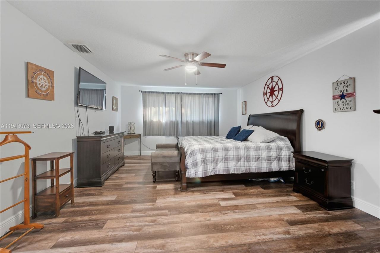 2225 NW 128th Ave, Pembroke Pines, FL 33028 Photo