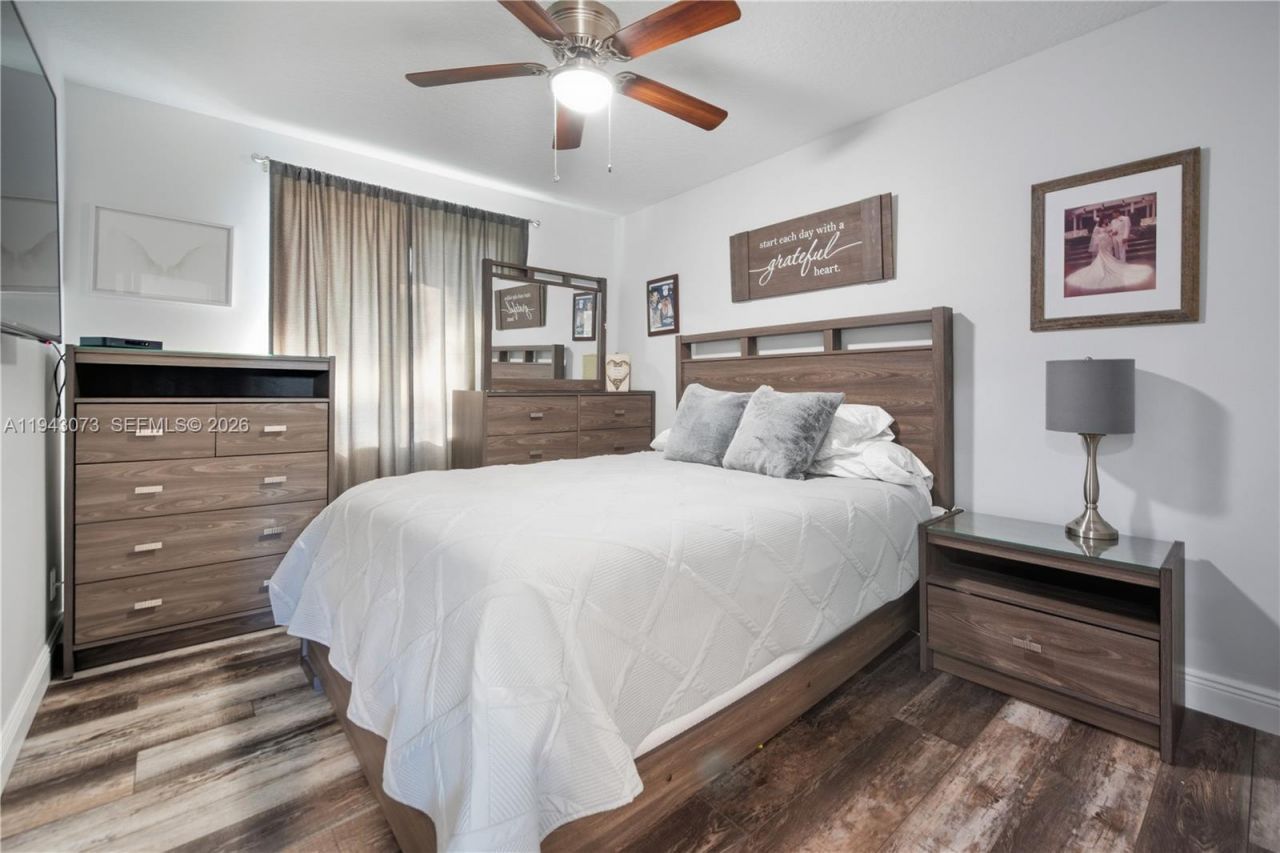 2225 NW 128th Ave, Pembroke Pines, FL 33028 Photo