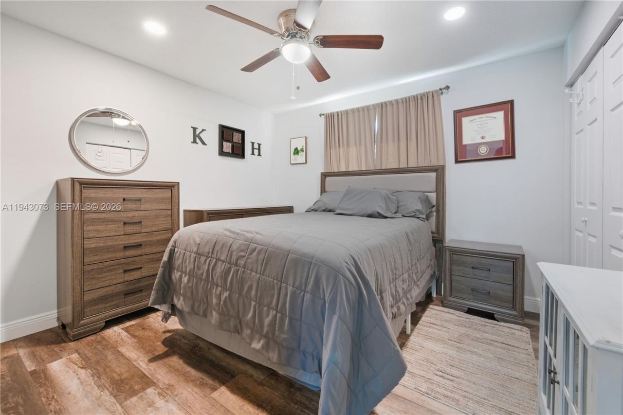 2225 NW 128th Ave, Pembroke Pines, FL 33028 Photo