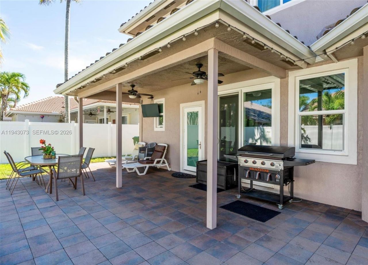 2225 NW 128th Ave, Pembroke Pines, FL 33028 Photo