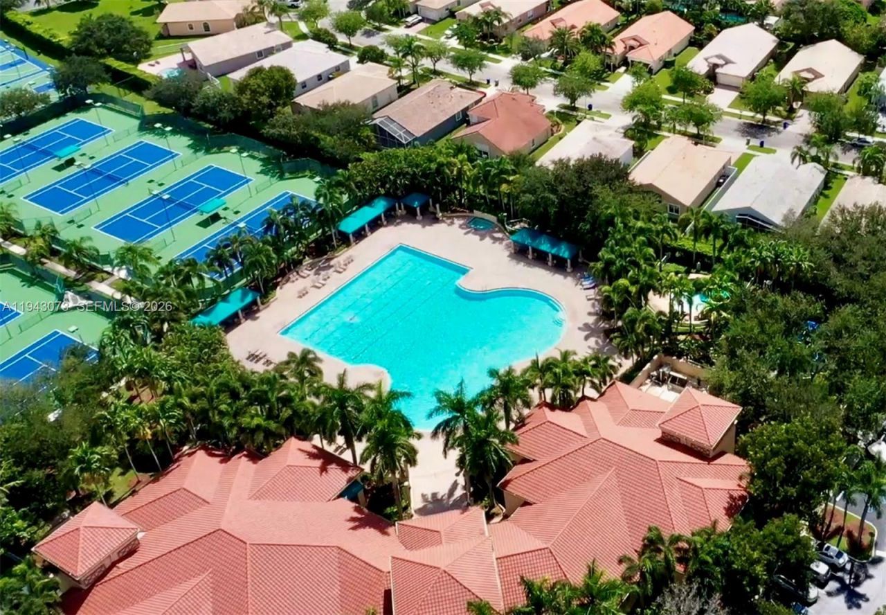 2225 NW 128th Ave, Pembroke Pines, FL 33028 Photo