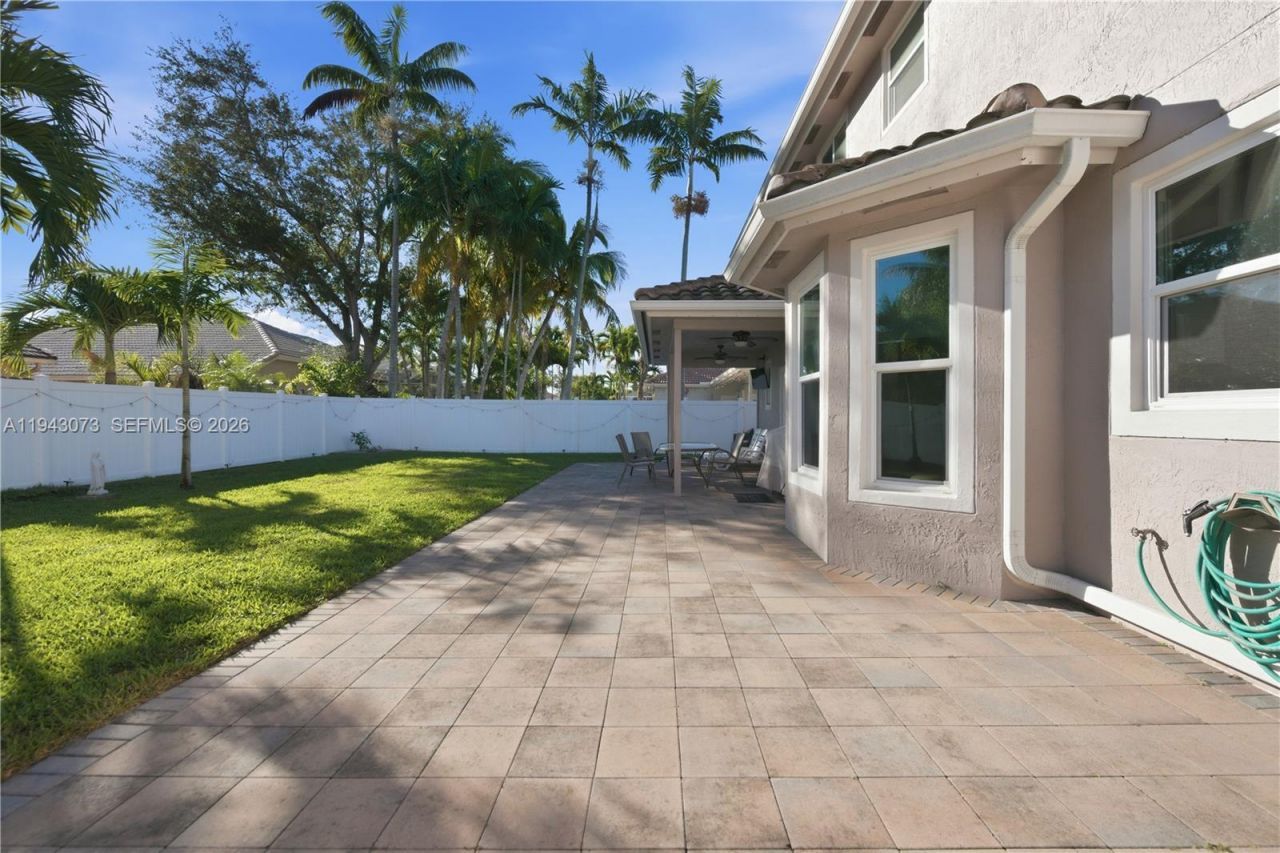 2225 NW 128th Ave, Pembroke Pines, FL 33028 Photo