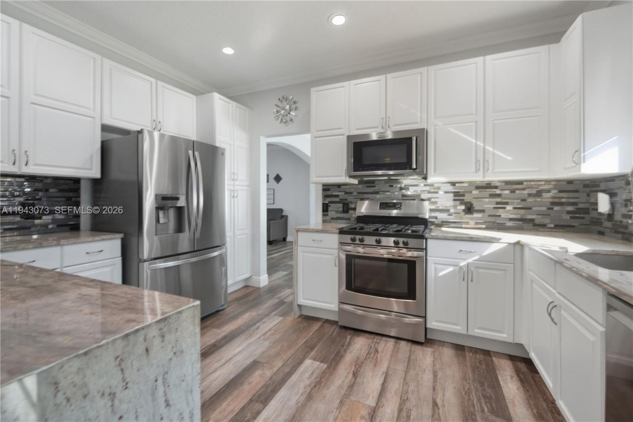 2225 NW 128th Ave, Pembroke Pines, FL 33028 Photo