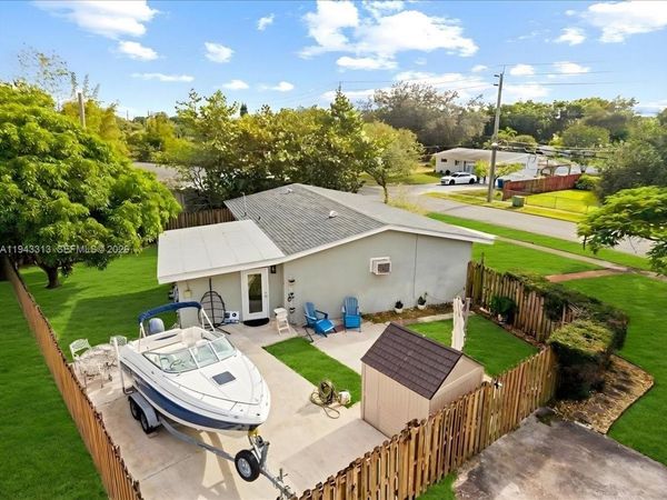 1864 SW 37th Ave, Fort Lauderdale, FL 33312
