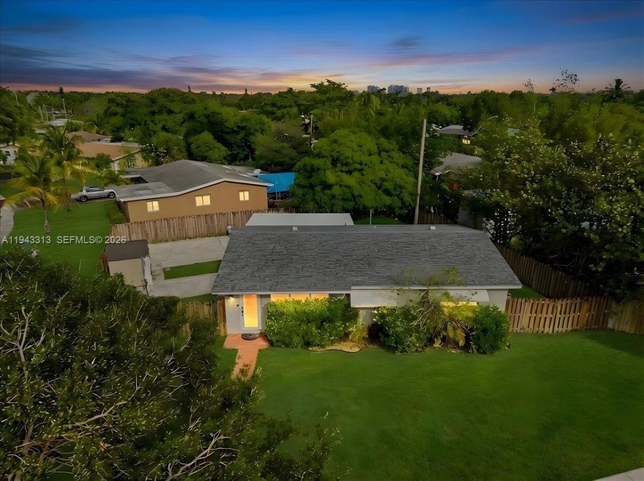 1864 SW 37th Ave, Fort Lauderdale, FL 33312 Photo