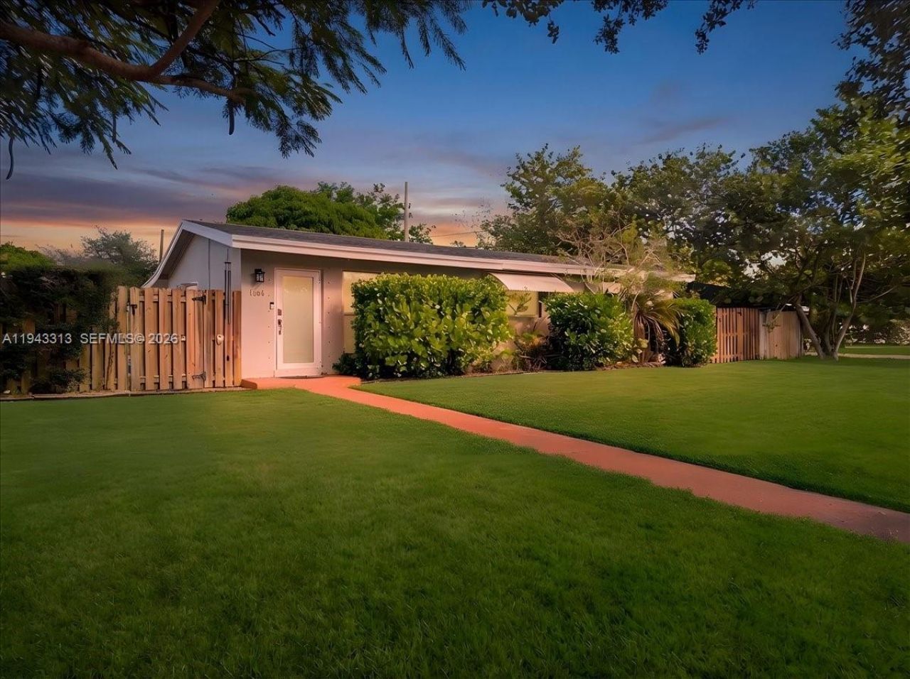 1864 SW 37th Ave, Fort Lauderdale, FL 33312 Photo