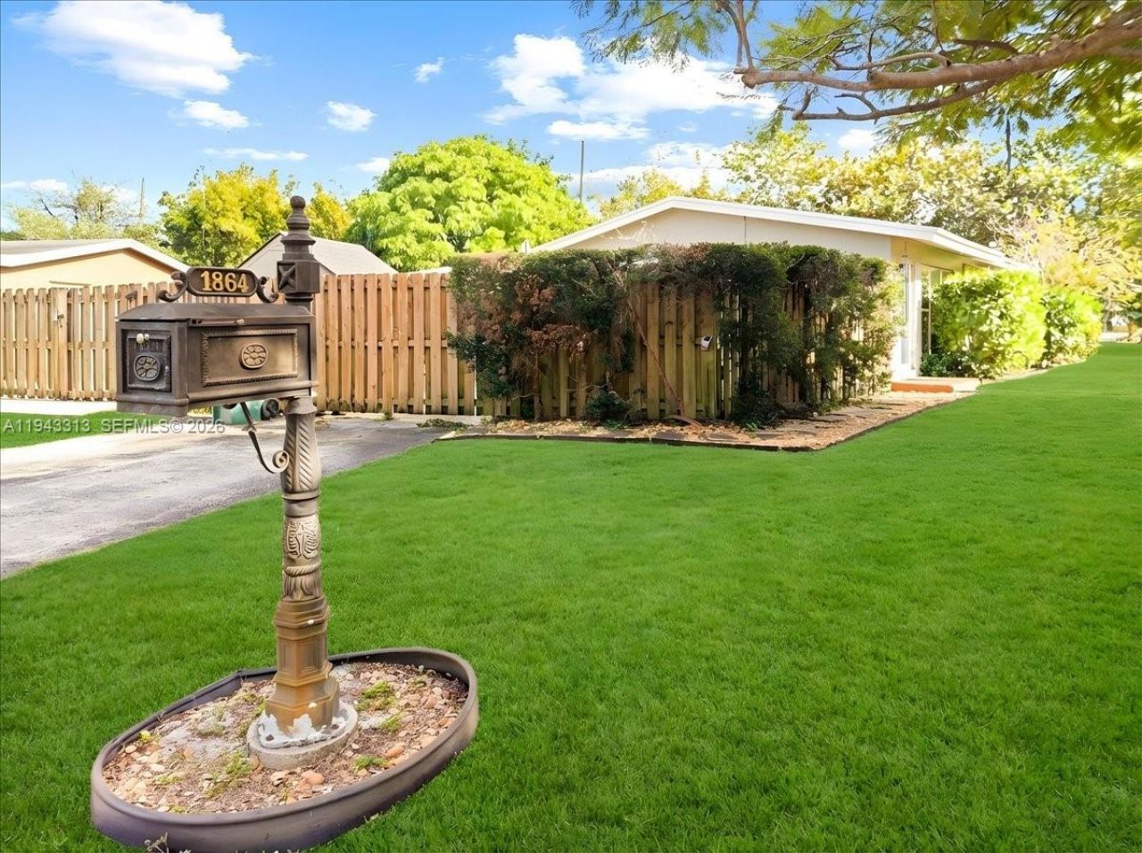 1864 SW 37th Ave, Fort Lauderdale, FL 33312 Photo