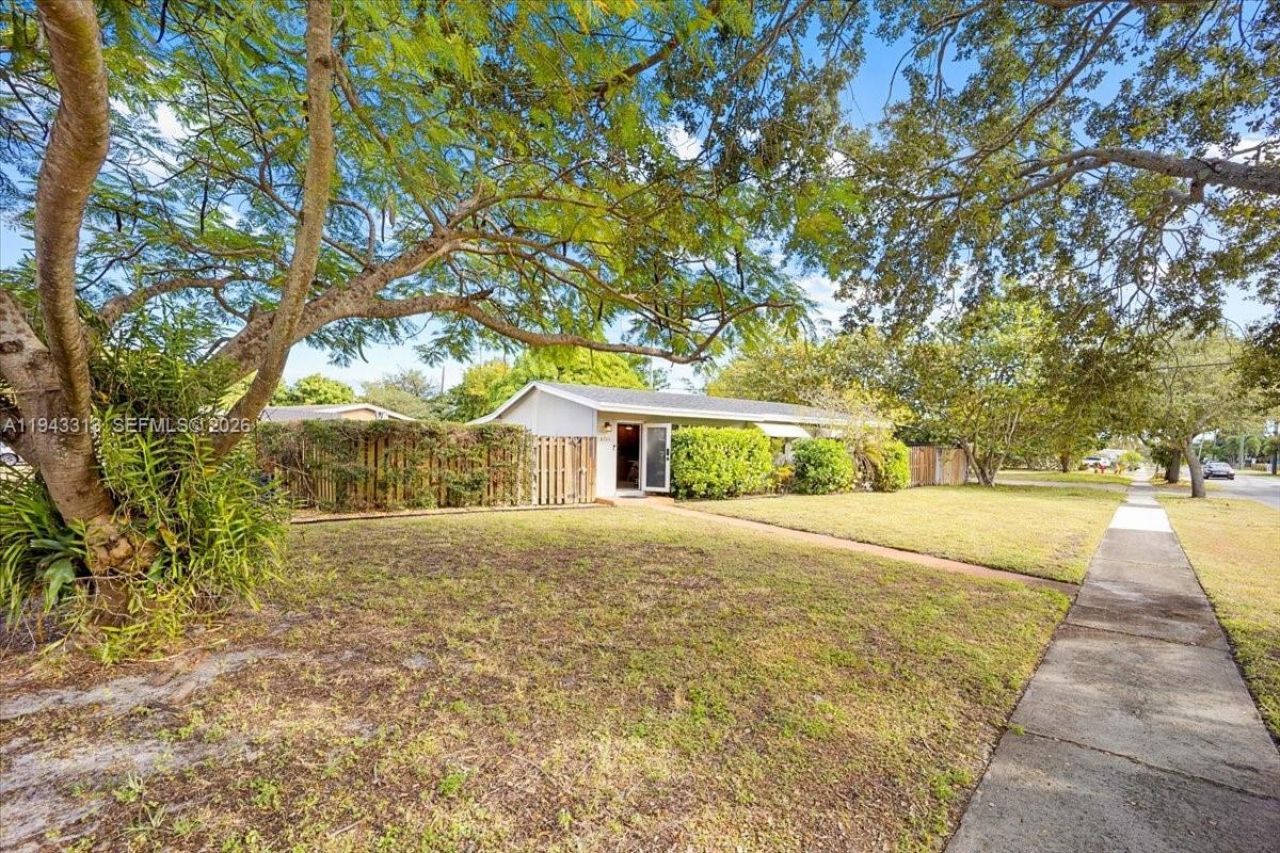 1864 SW 37th Ave, Fort Lauderdale, FL 33312 Photo