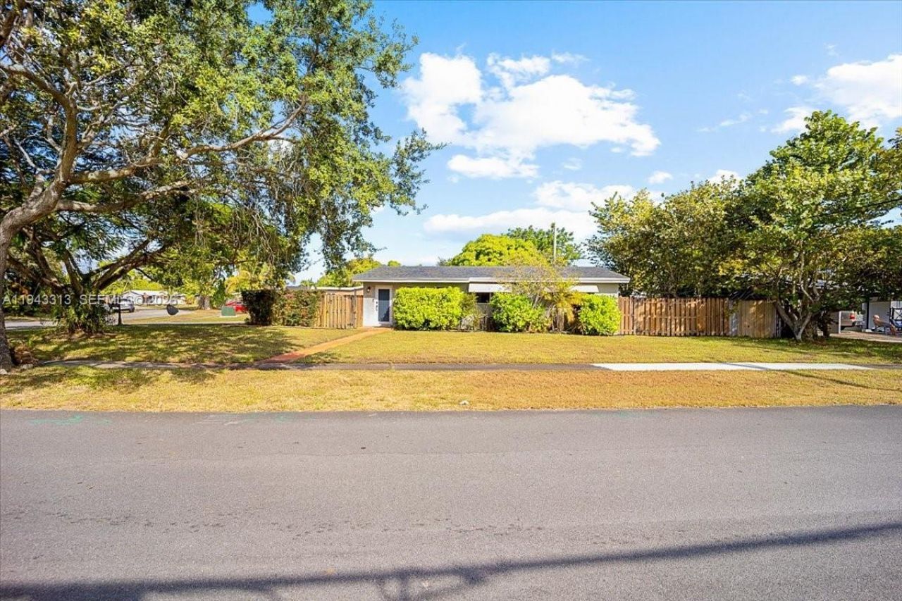 1864 SW 37th Ave, Fort Lauderdale, FL 33312 Photo