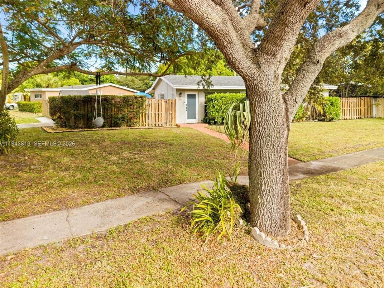 1864 SW 37th Ave, Fort Lauderdale, FL 33312 Photo