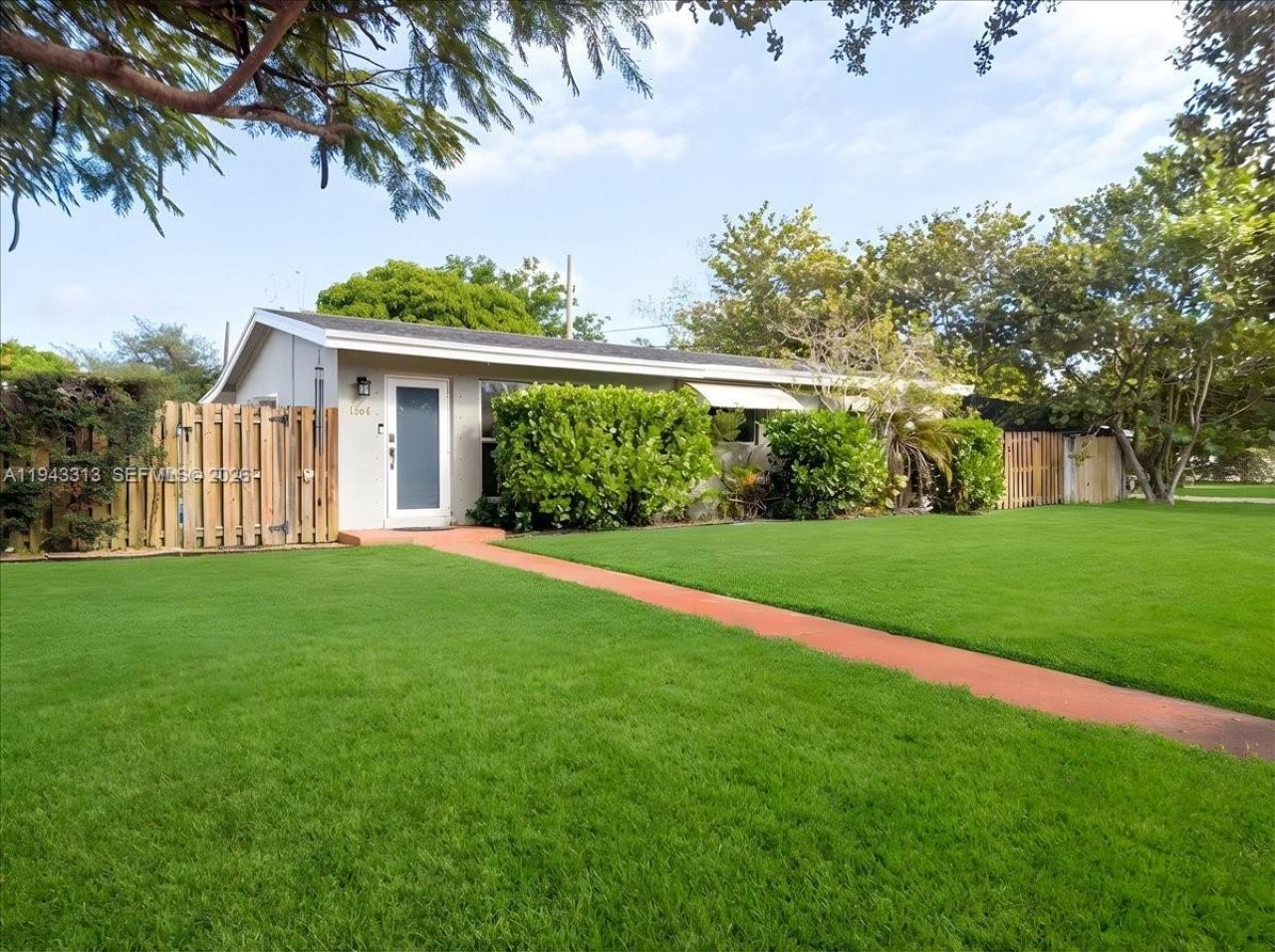 1864 SW 37th Ave, Fort Lauderdale, FL 33312 Photo