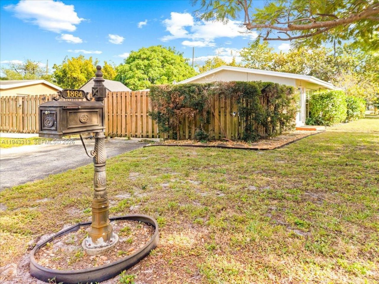 1864 SW 37th Ave, Fort Lauderdale, FL 33312 Photo