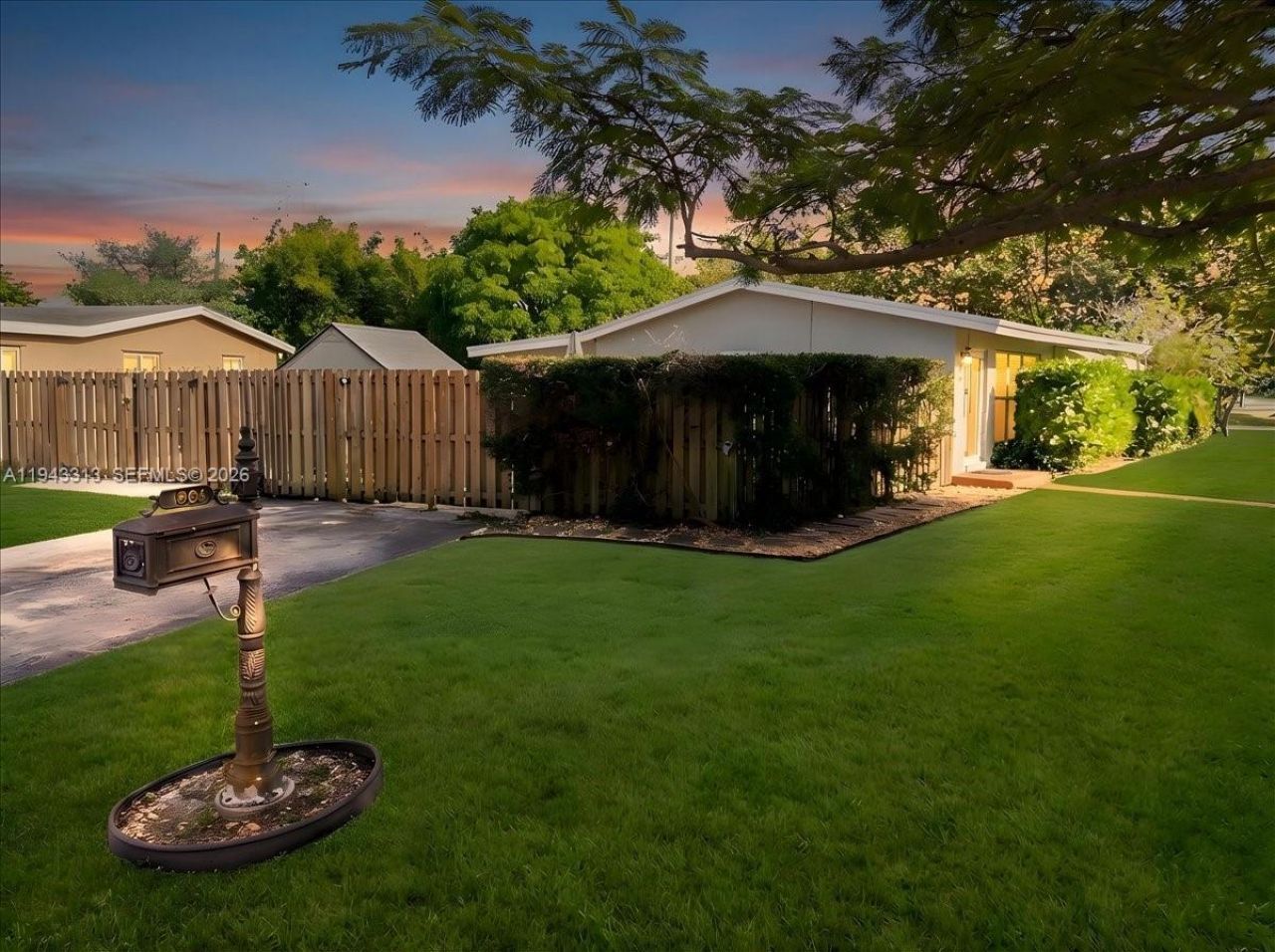 1864 SW 37th Ave, Fort Lauderdale, FL 33312 Photo