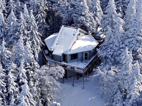 54 Sundown Dr, Snowshoe, WV 26209