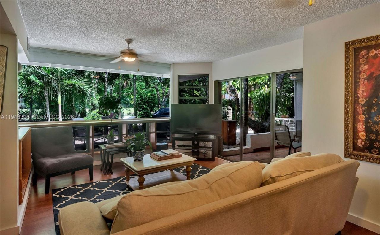 5845 SW 88th St, South Miami, FL 33156 Photo