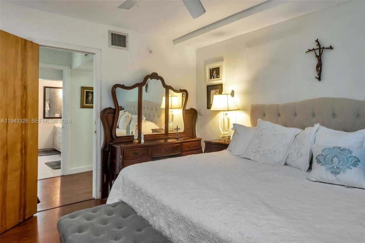 5845 SW 88th St, South Miami, FL 33156 Photo