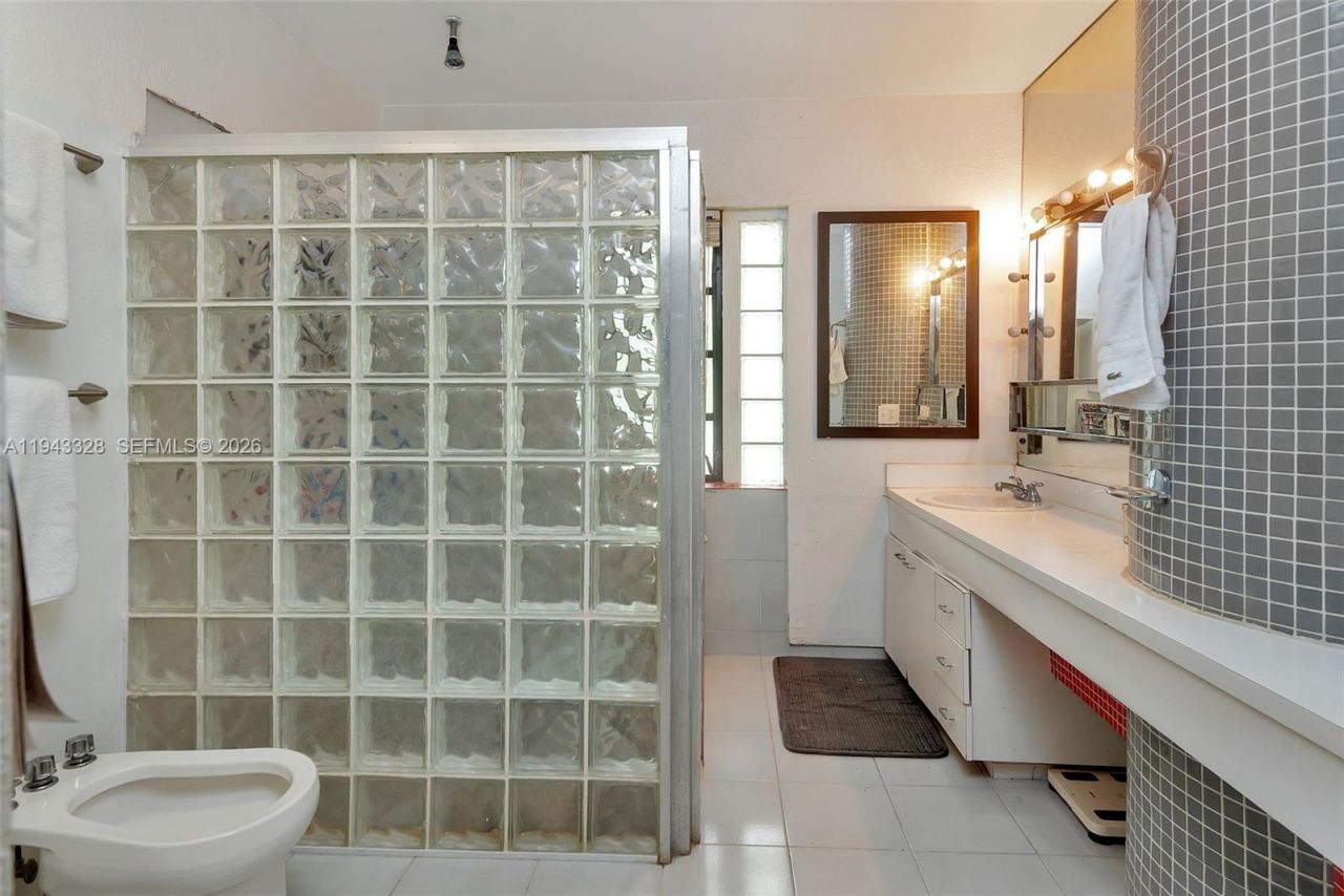 5845 SW 88th St, South Miami, FL 33156 Photo