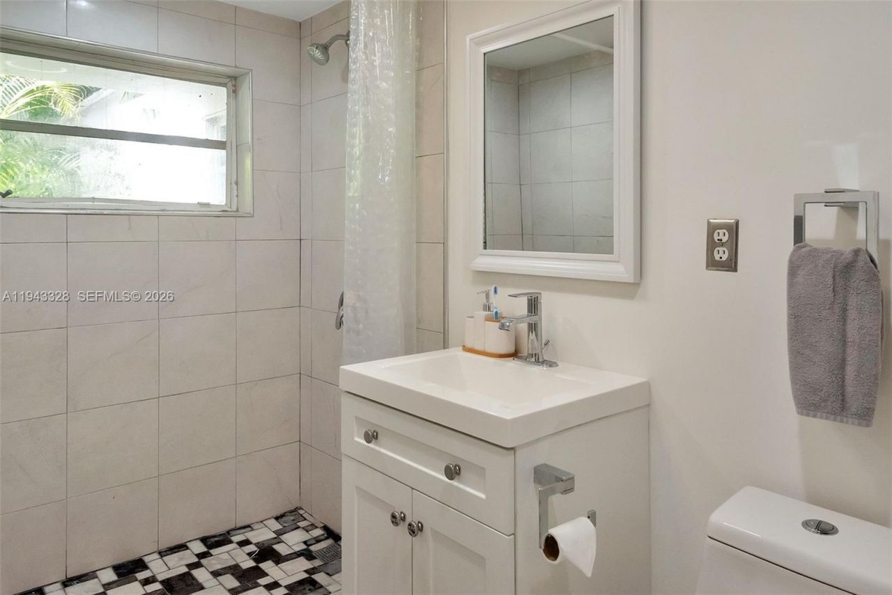 5845 SW 88th St, South Miami, FL 33156 Photo