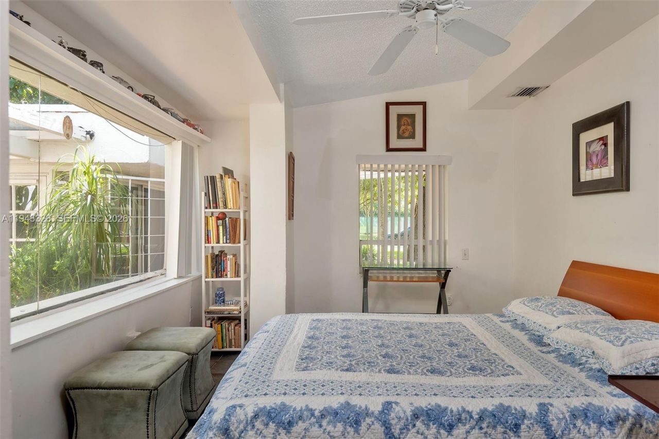 5845 SW 88th St, South Miami, FL 33156 Photo