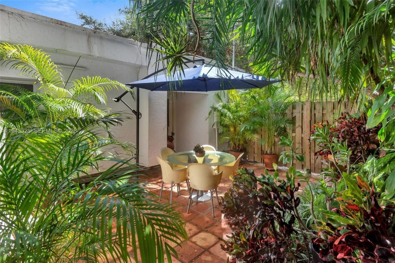 5845 SW 88th St, South Miami, FL 33156 Photo