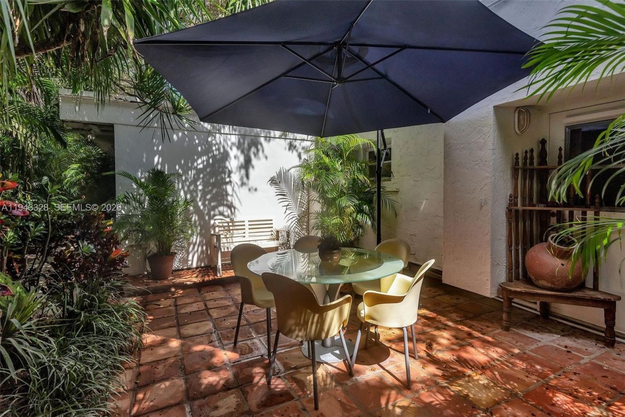 5845 SW 88th St, South Miami, FL 33156 Photo