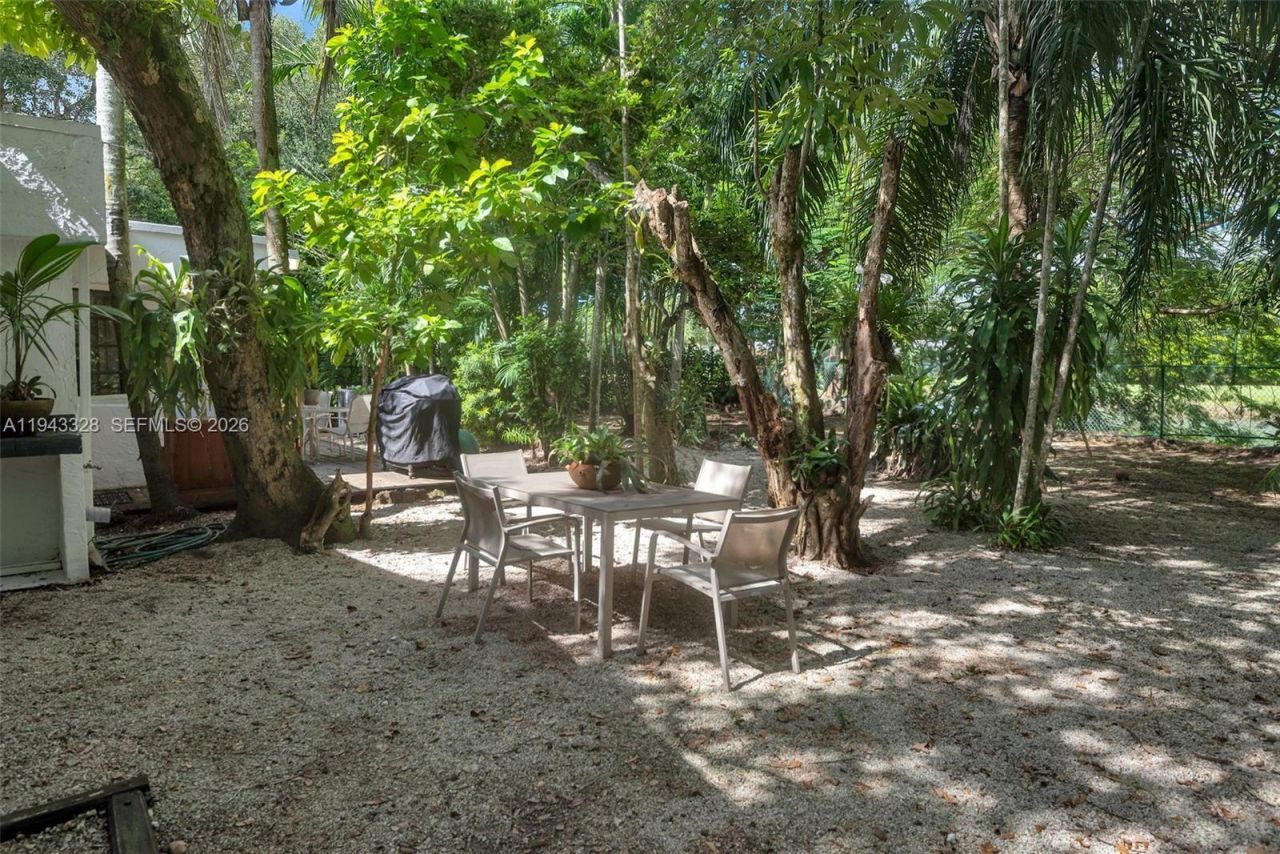 5845 SW 88th St, South Miami, FL 33156 Photo