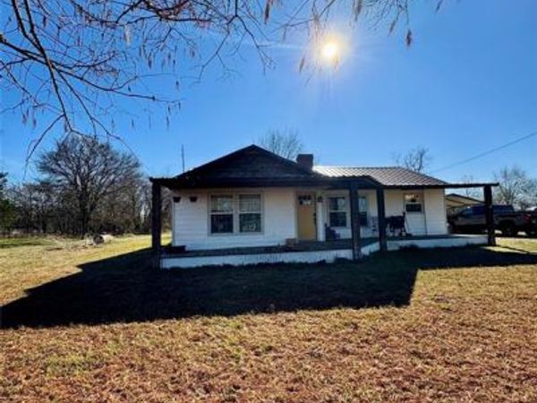 12644 Fm 196 , Deport, TX 75435