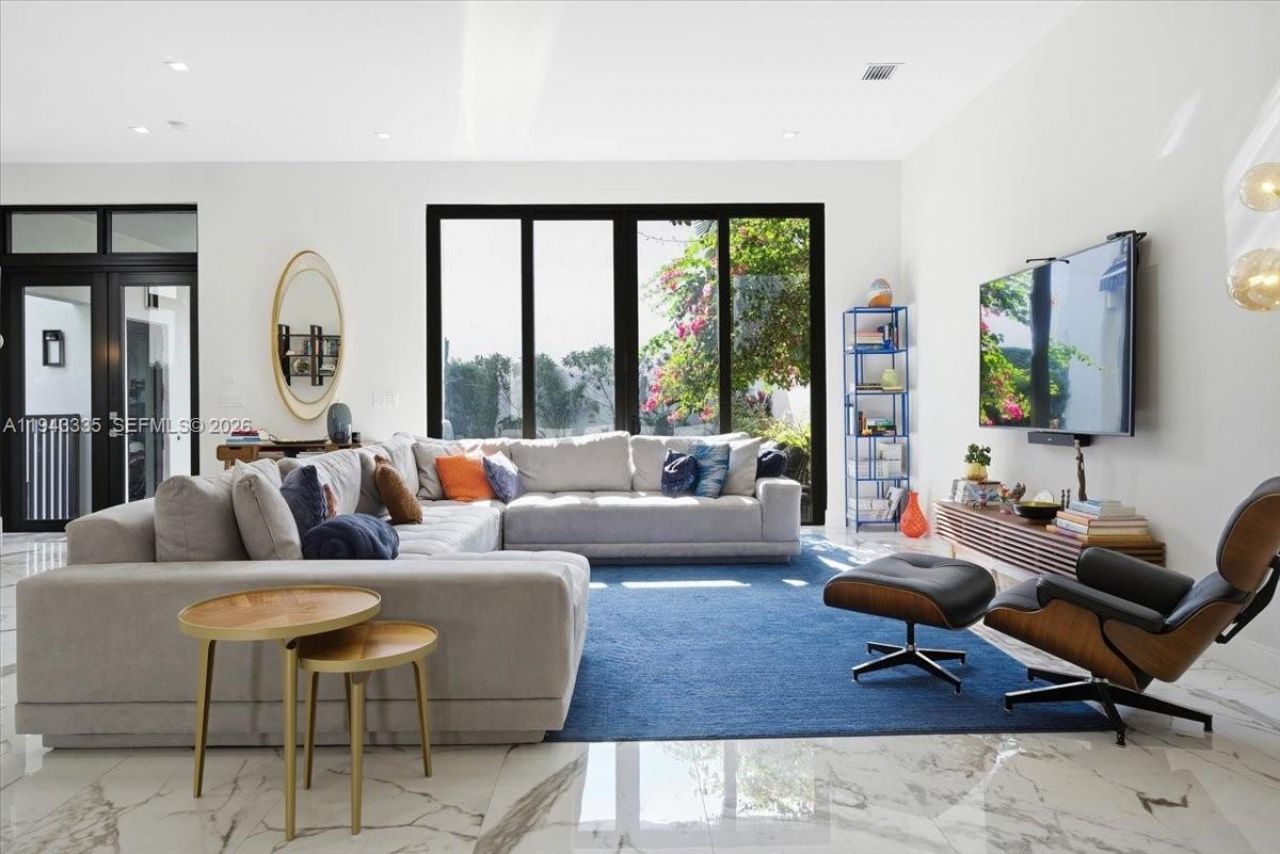 8156 NW 48th Ter, Doral, FL 33166 Photo