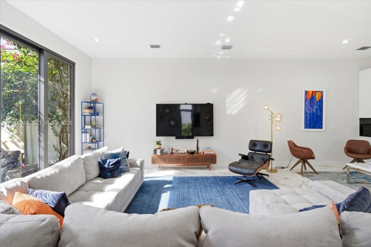 8156 NW 48th Ter, Doral, FL 33166 Photo