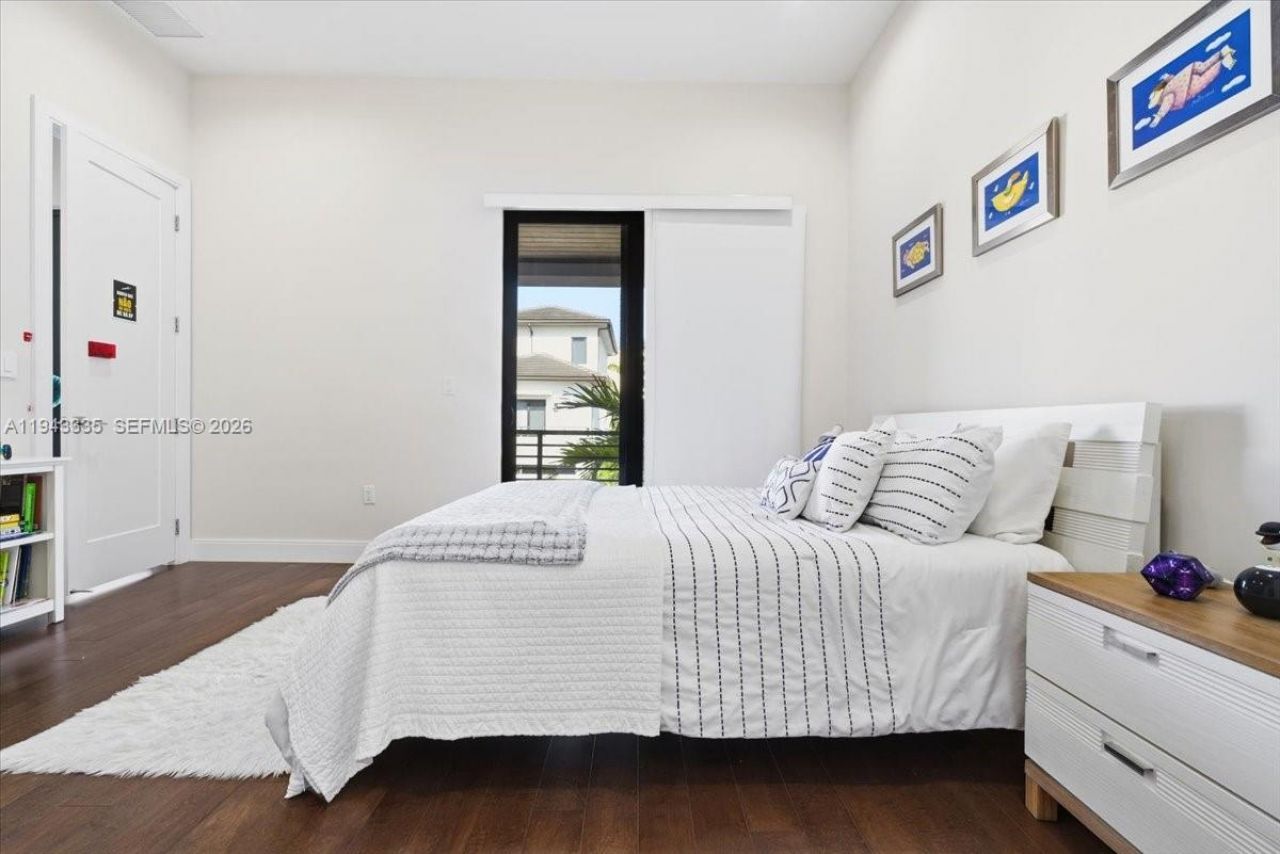 8156 NW 48th Ter, Doral, FL 33166 Photo